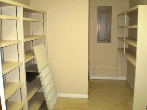 Office Space - 108 E. Bland