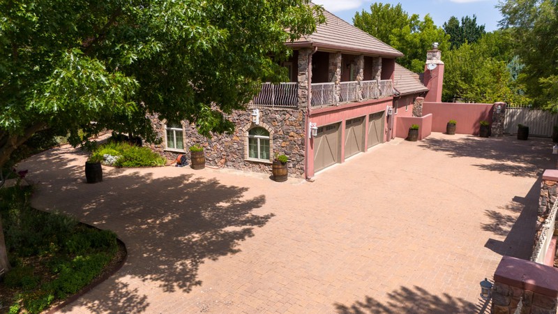 7 Sierra Blanca Circle