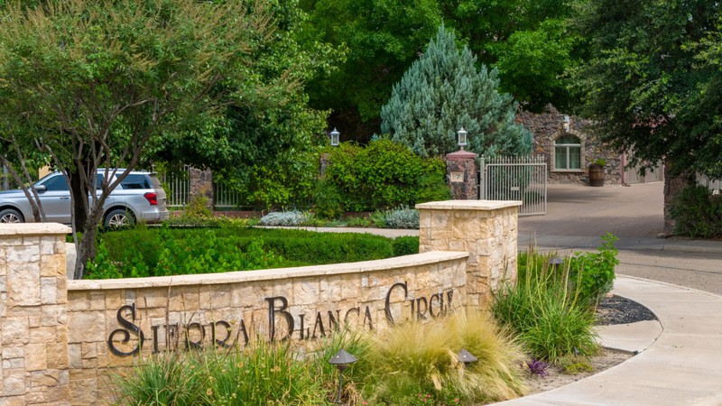7 Sierra Blanca Circle