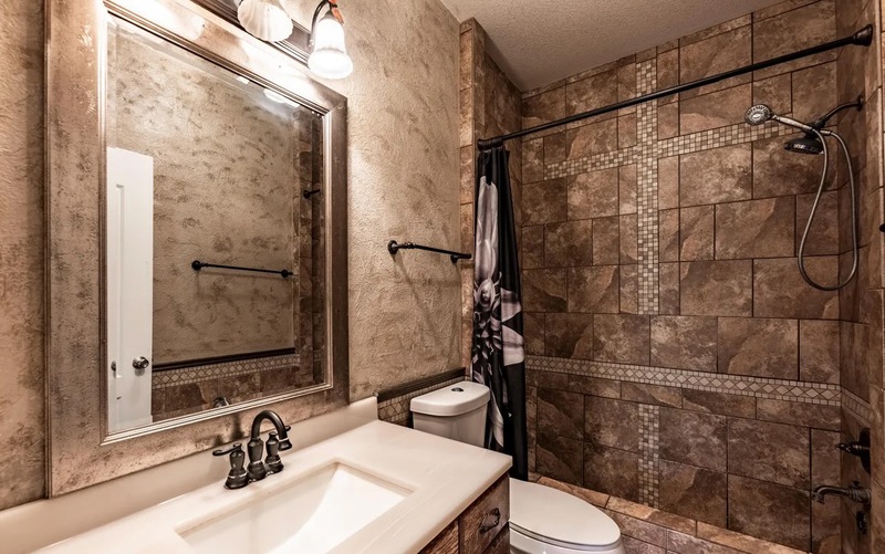 139 Rivers Edge Auction