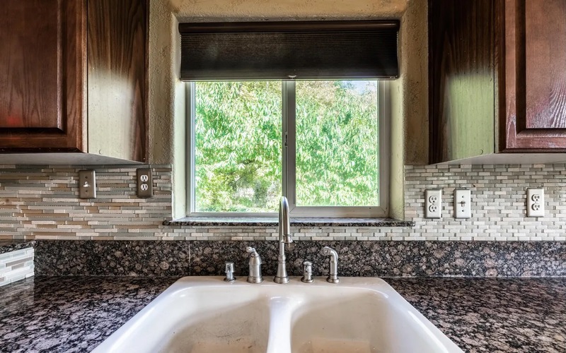 139 Rivers Edge Auction