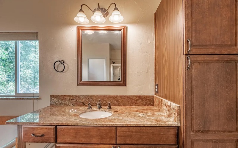 139 Rivers Edge Auction