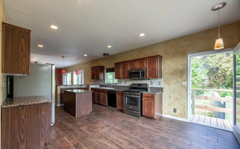 139 Rivers Edge Auction