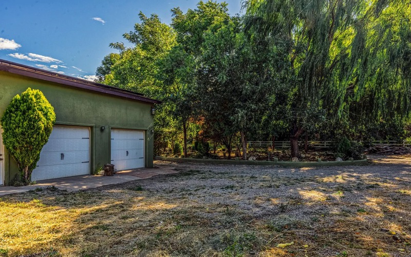 139 Rivers Edge Auction