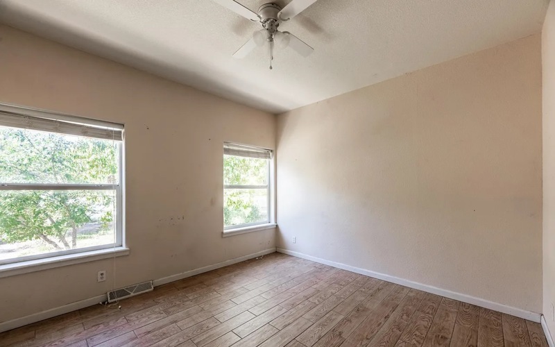 139 Rivers Edge Auction