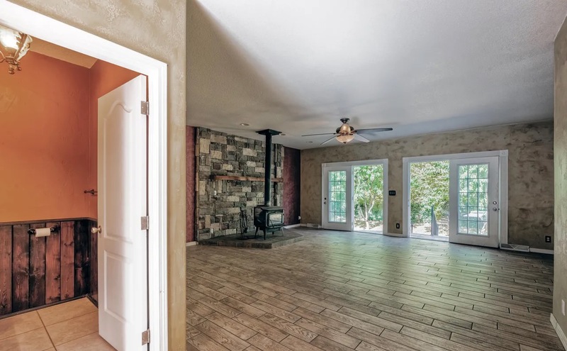 139 Rivers Edge Auction