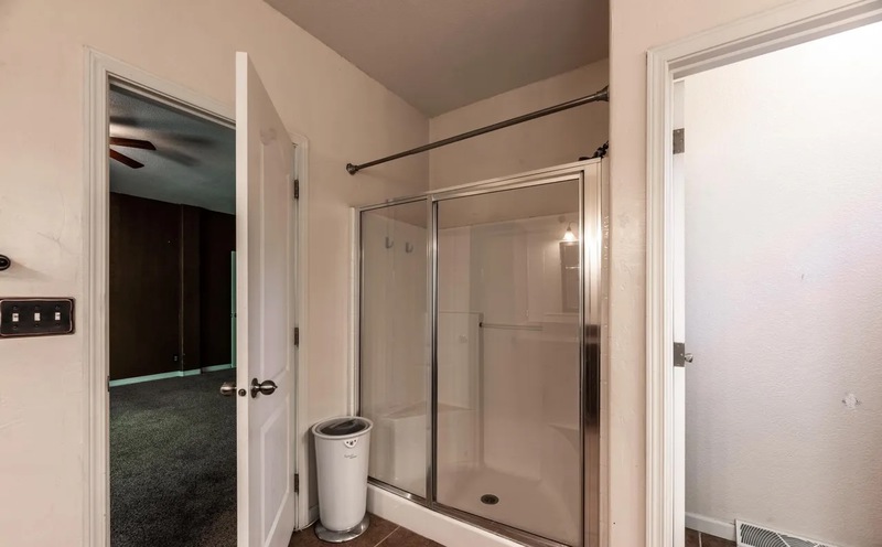 139 Rivers Edge Auction