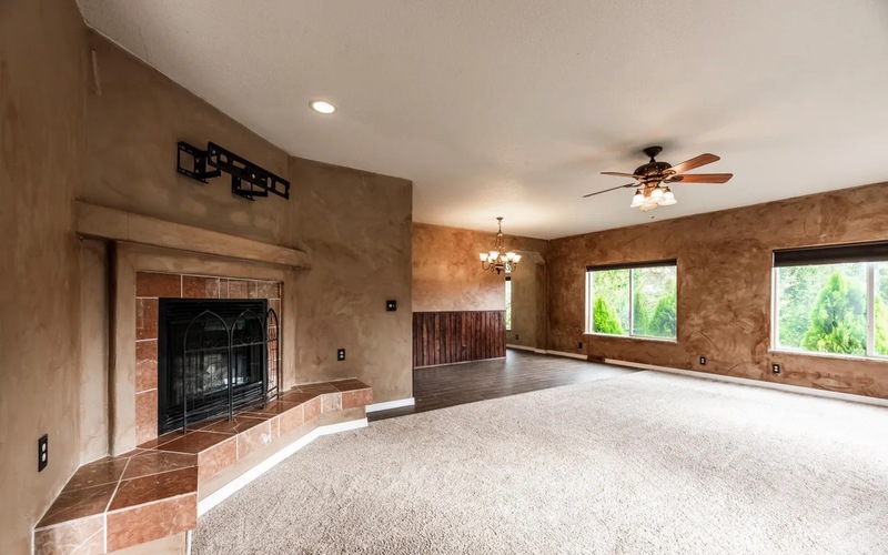 139 Rivers Edge Auction