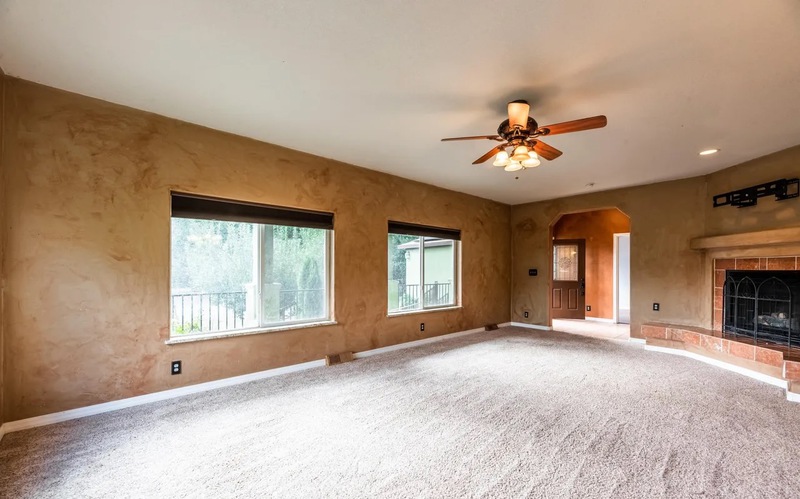 139 Rivers Edge Auction