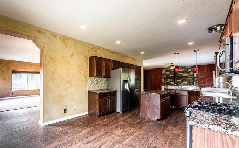 139 Rivers Edge Auction