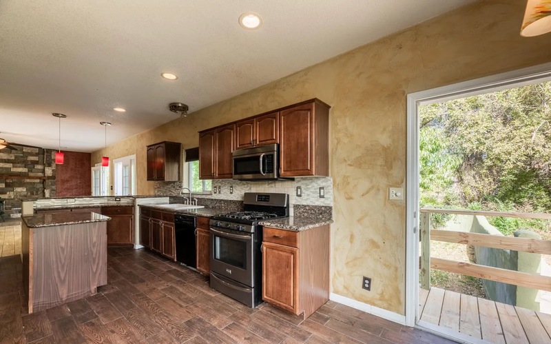 139 Rivers Edge Auction